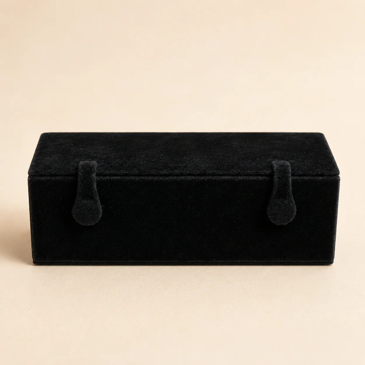 Set of 12 Stud Earrings with Pendants Box - Image 6